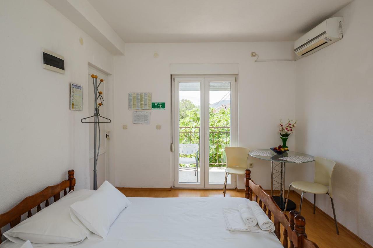 Apartments Mila Kastela Exterior photo