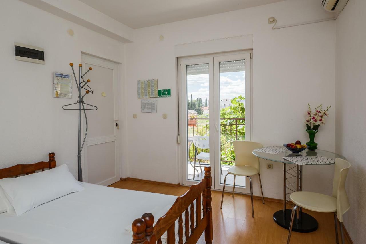 Apartments Mila Kastela Exterior photo