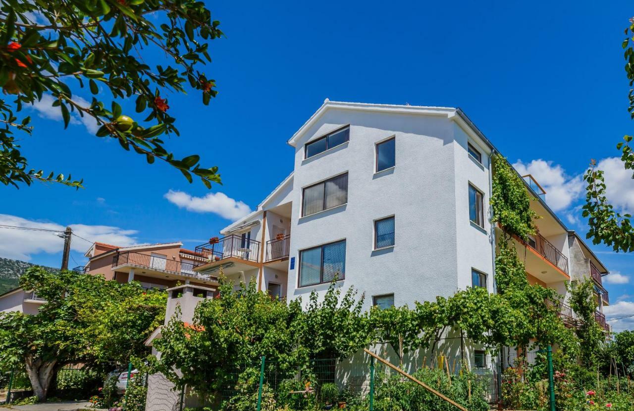 Apartments Mila Kastela Exterior photo
